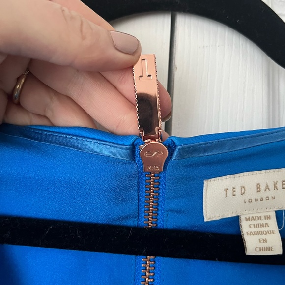 🌸 Ted Baker - Floral Mini Dress w/ Pleats, Cold Shoulder Sleeves - Blue - Picture 7 of 10